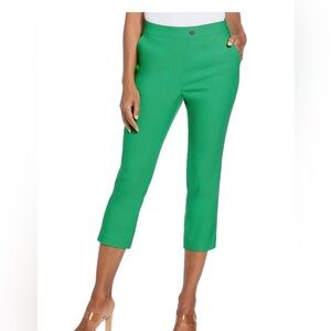 NWT Rafaella Women's Stretch Capri Pant Green Size 6